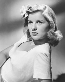 Barbara Bel Geddes as Clarissa Winner
