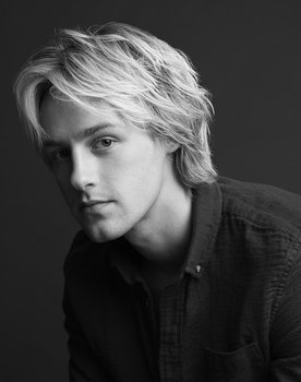 Mason Mecartea as Ross