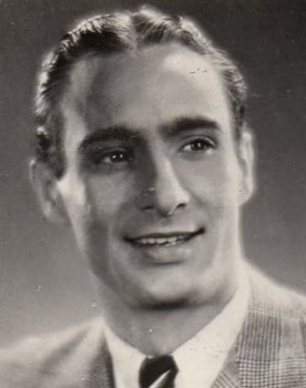 Alfredo Mayo as Sor Giovanni