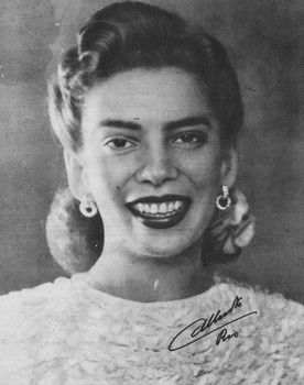 Marília Batista as Pequenina