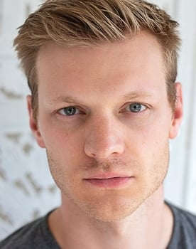 Brad Kannegiesser as Adam Holloway