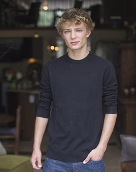 Hale Lytle as Ted Henley