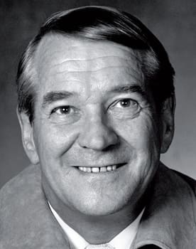 Axel Strøbye as Ridefogeden