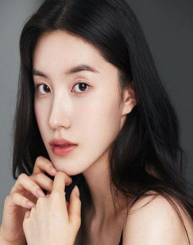 Park Si-yeon as Member