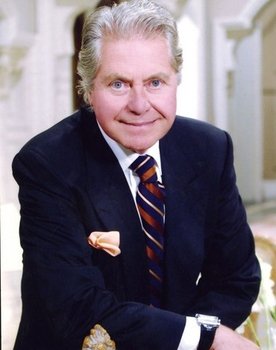 Hussein Fahmy as 