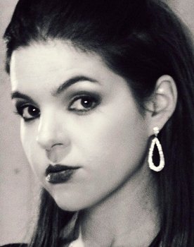 Nadine Chikhi as Martine