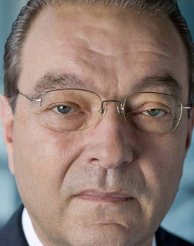 Oswald Grübel as Self