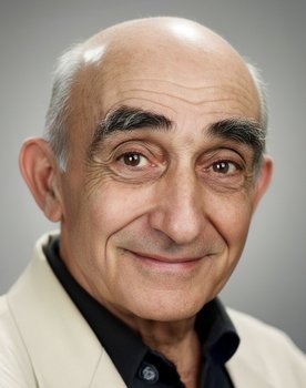 İsmail Dümbüllü as Ismail Dümbüllü