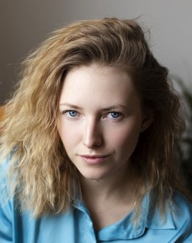 Eliška Nejedlá as Anna