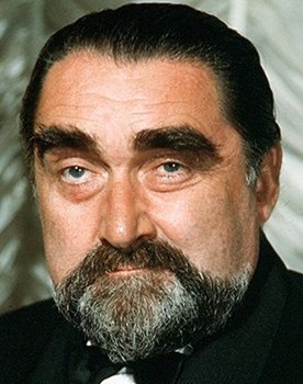Francis de Wolff as Agamemnon