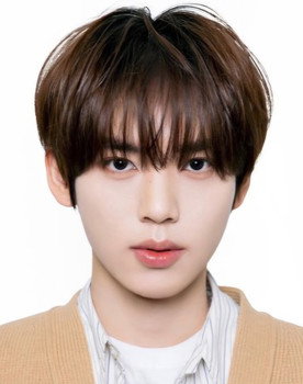 Han Yujin as Self - Contestant