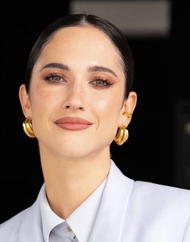 Lodovica Comello as Valentina