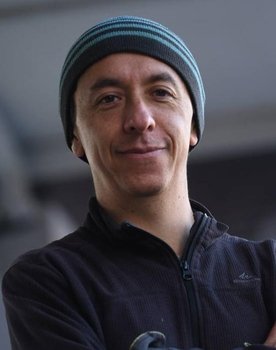 Carlos Gallegos as Prometeo