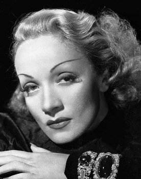 Marlene Dietrich as Erni Göttlinger - ein flatterhaftes Mädchen