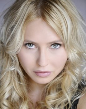 Natasha Diakova as Mina