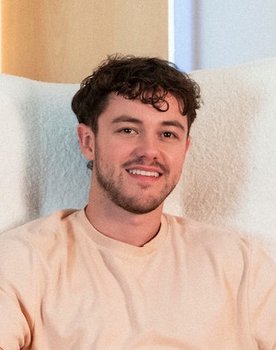 Zach Newbould as Self - Contestant