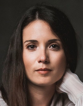 Claudia Gusmano as Lia Crimi