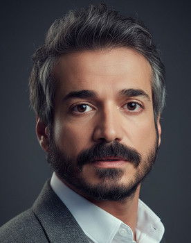 Cahit Gök as Cemal