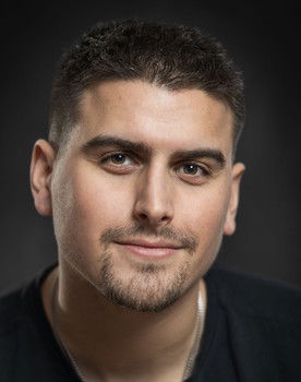 Kyle Lyons as Todd Mackenzie