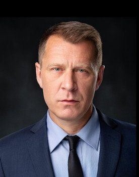 Leonard Chaulk as Clint