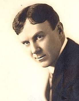 William J. Kelly as Raoul Newell