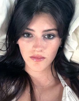 Sofia Leuchter as Theatre Girlfriend ( extra )