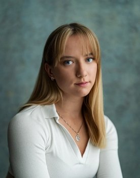 Freya Brown as Grace