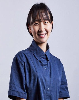 Lee Da-yeong as Female Employee