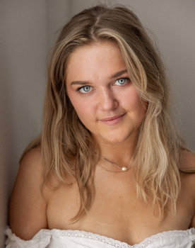 Georgia Benton as Marlene Munro