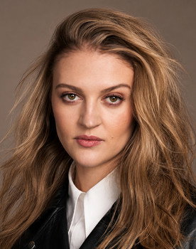 Lara Peake as Skye