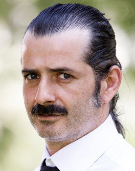 Bonifacio Angius as Antonio