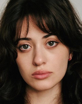 Mila Isaeva as Lera