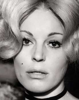 Franca Polesello as Doris