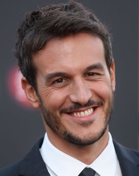 Diego Losada as Presentador