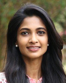 Keerthi Pandian as Sanjana