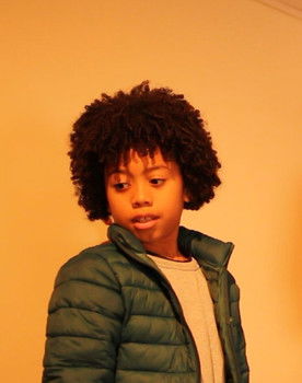 Kauan Cordeiro Macedo as Marcos