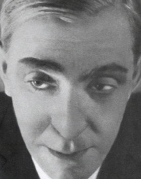 Aleksey Bondi as Menshevik