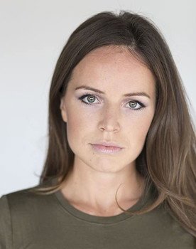 Emily Alatalo as Mackenzie Bennett