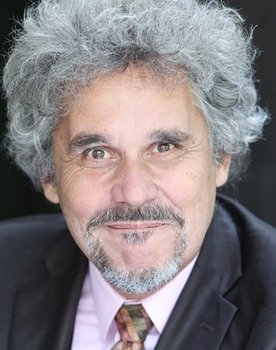 Xavier Lemaire as Alexandre Dumas père