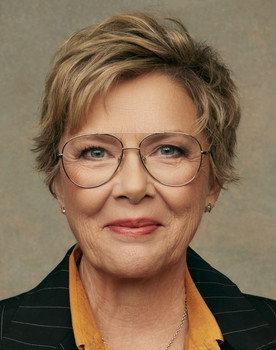 Annette Bening as Elise Kraft / Sharon Bridger