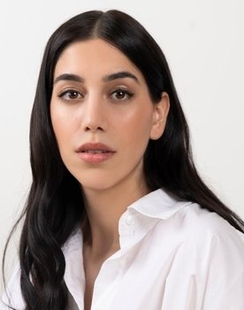 Anushka Melkonian as Cassia Di Matteo