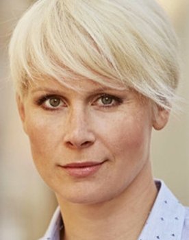 Jana Sováková as Ana