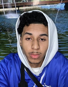 Gustavo Magraz as Fantasma