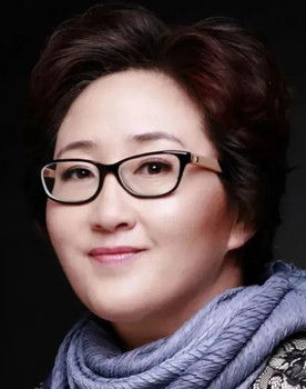 Xu Meng as Screenwriter of the Year (dramas)