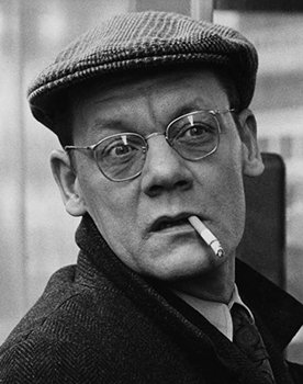 Günter Meisner as Schmidt