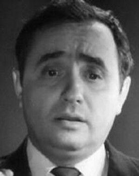 Arkadiy Stuchkov as Петухов