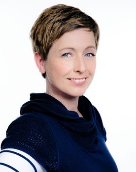 Tanja Geke as Hellen Jago (voice)