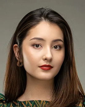 Aygul Abdulla as Aygul Suleyman