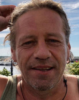 Caj Karlsson as Self