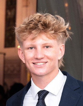 Charlie Holt as Ethan